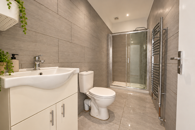 1a,Flat 1, Caxton Road, London photo 3
