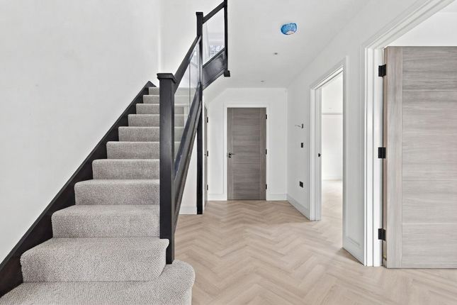 2, Folly Mews, Hockley photo 3