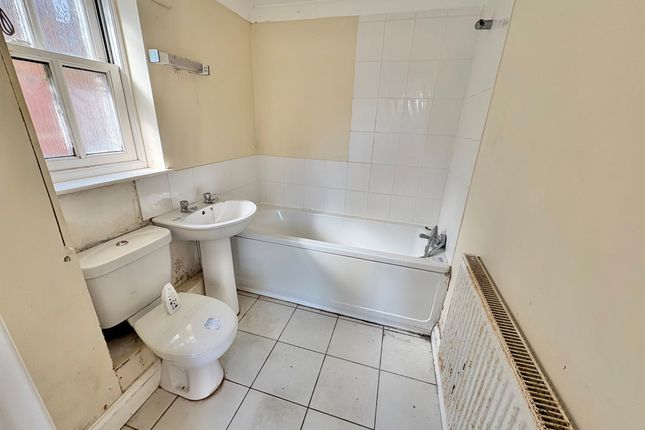 Flat 1, Station View, Station Road, Harwich photo 3