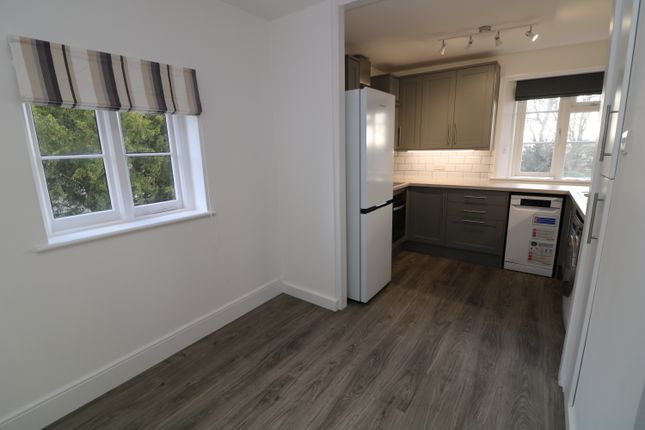 Upper Flat, Dispensary, Ranmore Common, Dorking photo 4