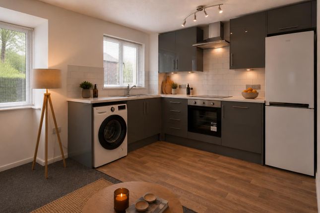 9, Woodlands, Horley photo 5