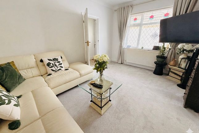23, Philip Road, Rainham photo 3