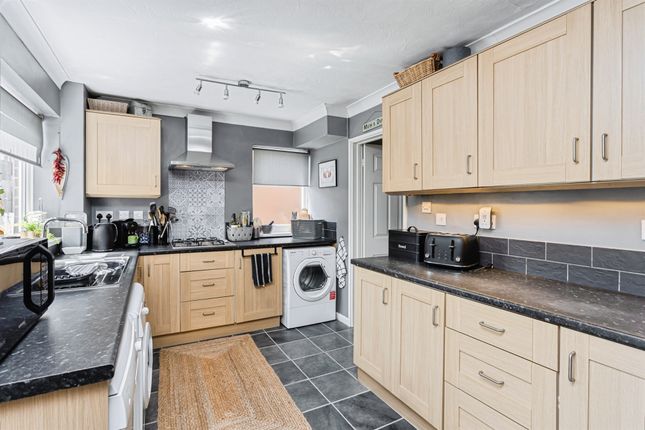 24, Priory Road, Hassocks photo 4