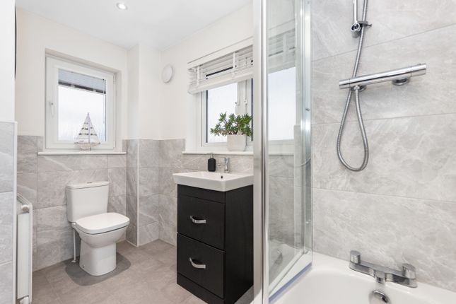 9, Amos Crescent, Corstorphine, Edinburgh photo 4