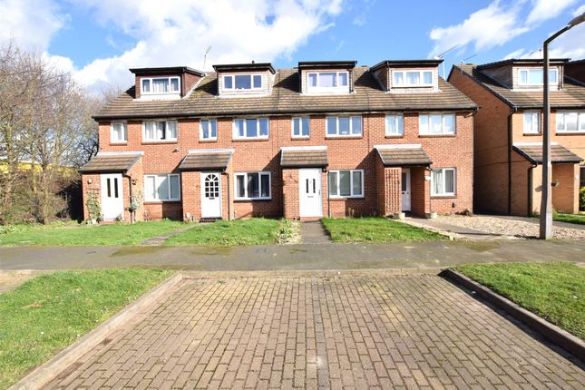 34, Columbine Way, Romford photo 2