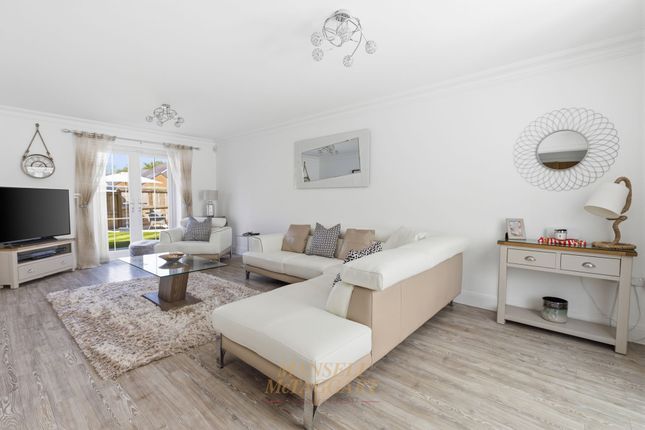 3 Brougham Lane, Crawley photo 2