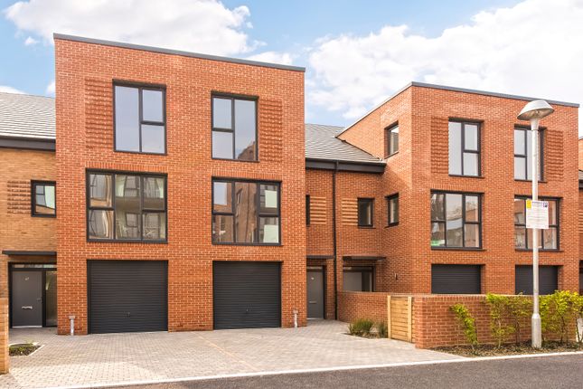 Thumbnail Terraced house to rent in Reynard Way, Brentford