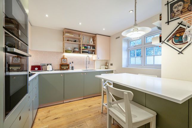 Flat 34, Southfields Court,, Augustus Road, Southfields photo 3