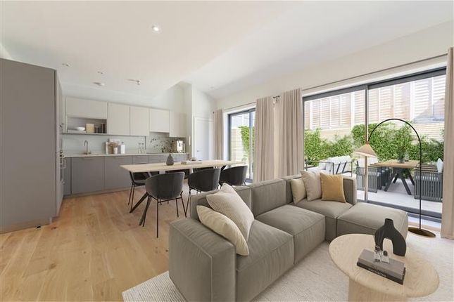 Thumbnail Town house for sale in Woodrow, London