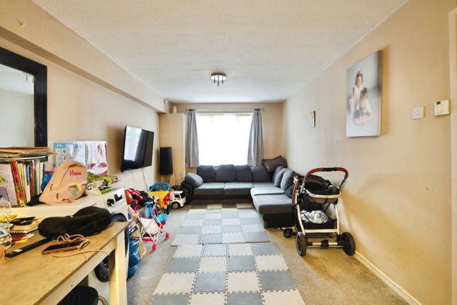 Flat 11, Spicer Court,, Stanley Road, Enfield photo 2