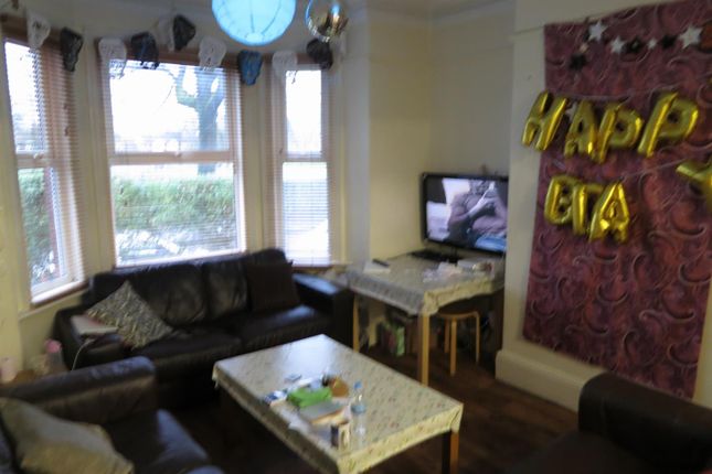 89, Rippingham Road, Manchester photo 4