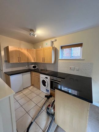 Thumbnail Flat to rent in Gresham Road, Staines