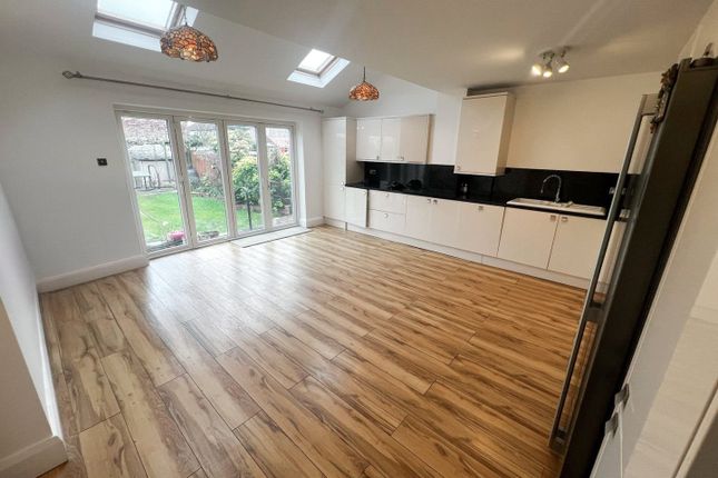 171, Brodie Avenue, Liverpool photo 3