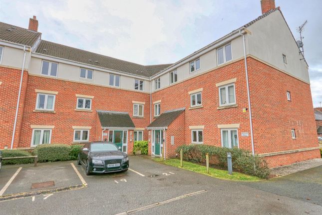 Thumbnail Flat to rent in Moorcroft House, Archdale, Chesterfield, Derbyshire