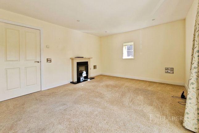 26, Walter Lane, Eastleigh photo 5