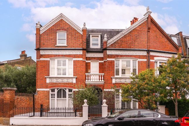 Terraced house for sale in Stokenchurch Street, London