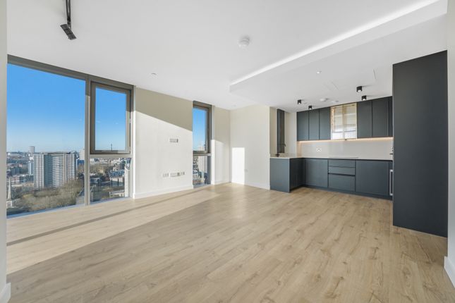 Flat to rent in EC1V