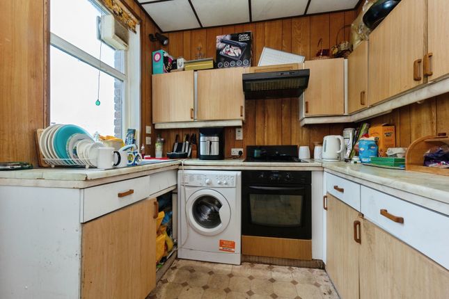 Bowstead, Gorsey Lane, Ashton-under-Lyne photo 4