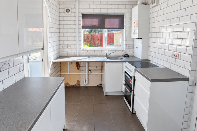 61, Round Avenue, Rugby photo 4