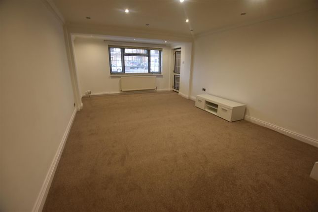 8 Silverstone Drive, Leicester photo 5
