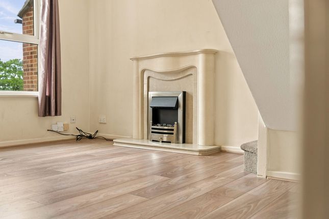 21, Tarn Mount, Macclesfield photo 4