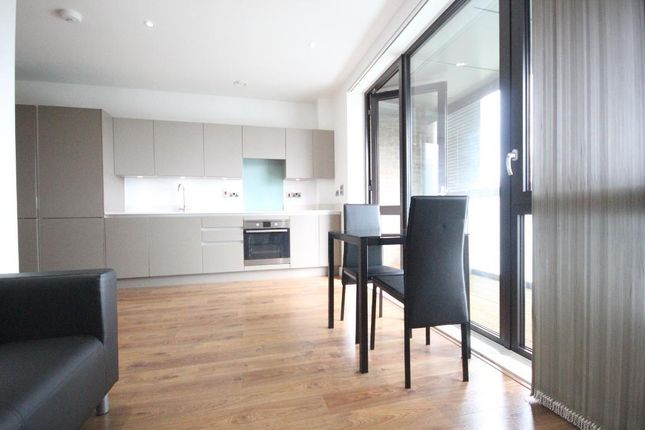 Flat 110, Lighterman Point, 3 New Village Avenue, London photo 4