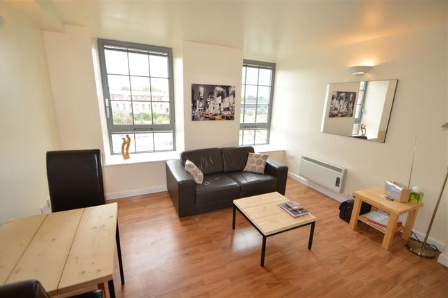 Flat to rent in The Hicking Building, Queens Road, Nottingham