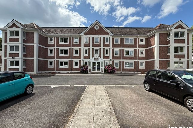 2-bed flat on Flat 11, Castle Court, Torquay, £135,000