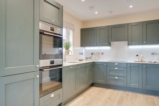 41, Woodlands Lane, Windlesham photo 3