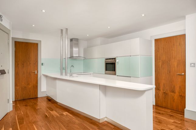 Thumbnail Flat to rent in Lowndes Square, London