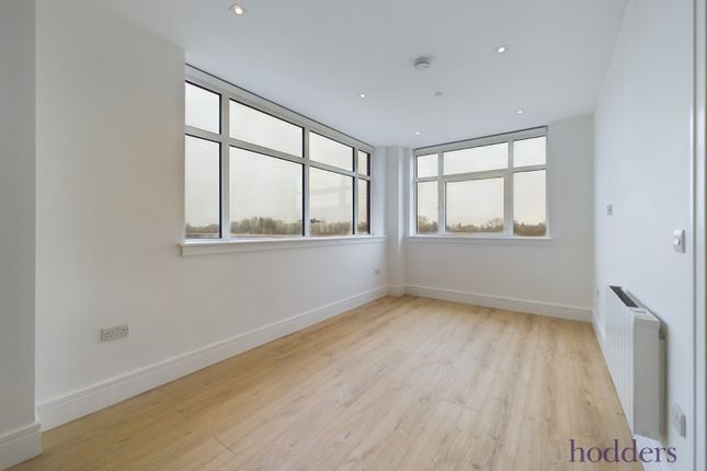 10 Syward Place 40-48,, Pyrcroft Road, Surrey photo 5