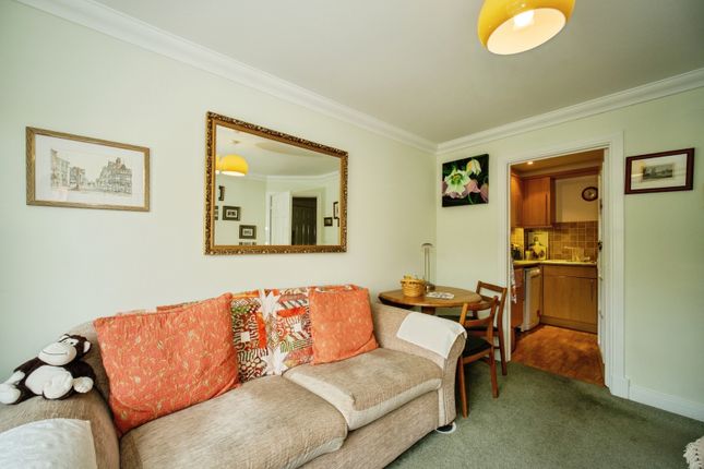 Flat 22, Academy Gate, 233, London Road, Surrey photo 3