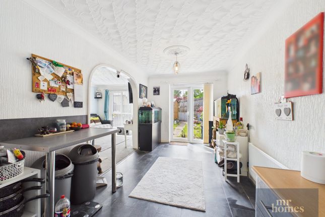 7, Oakway, Cardiff photo 4