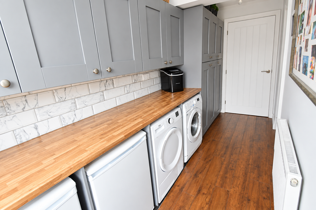 4, Birchwood, Droylsden photo 5