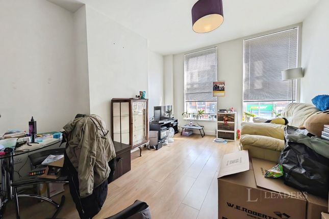 34B, High Street, Epsom photo 2