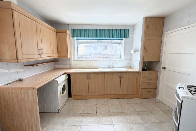 24, Glaisdale Avenue, Stockton-On-Tees photo 4