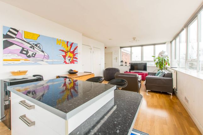 Thumbnail Flat for sale in Fairbridge Road, Archway, London