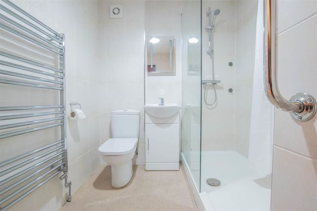 Flat for sale in Eversley Lodge, Park View, Hoddesdon