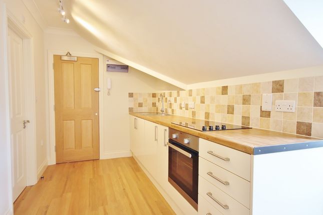 Flat 6, 32A Mill Road, Cambridge photo 2