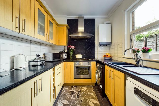 103, Benhill Road, Sutton photo 4