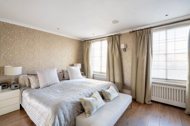 Terraced house for sale in Chapel Street, Belgravia