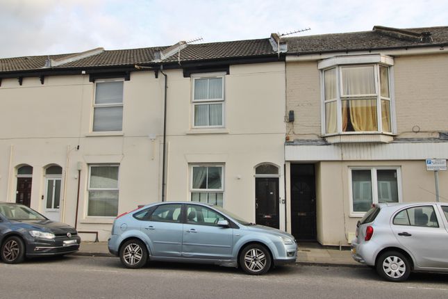 2-bed flat on 96b, Somers Road, Southsea, £130,000