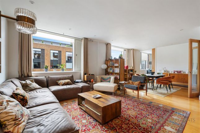 Thumbnail Flat for sale in Hirst Court, Grosvenor Waterside, Gatliff Road, Sloane Square