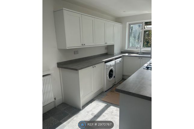 Winfield Close, Brighton photo 3