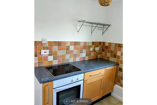 Maple Close, Hardwicke, Gloucester photo 3
