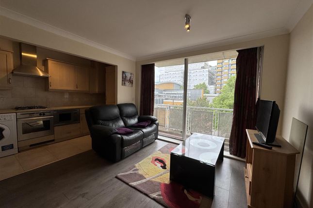 Flat 72, 1, North Bank, London photo 2