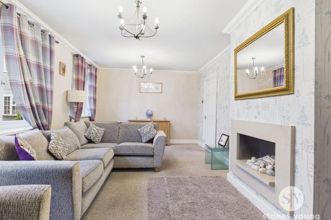 5 Hollies Close, Blackburn photo 3