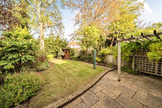Ivybridge Close, Uxbridge photo 4