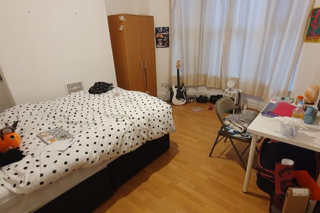 32 Mackintosh Place, Cardiff photo 2
