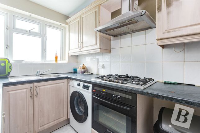 49, Limbourne Avenue, Dagenham photo 4
